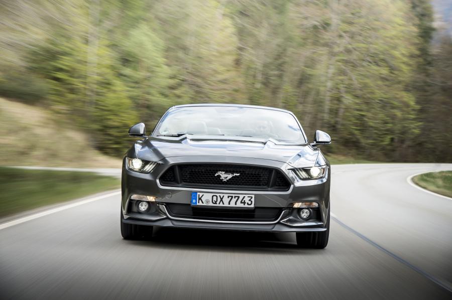  Ford Mustang GT Convertible 2015 года  (EU) (фото 5 из 32)